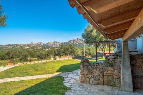 Ferienwohnung "2 in Villa in Campagna" mit Bergblick und Gemeinschaftspool