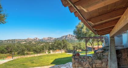 Appartement "2 in Villa in Campagna" avec vue montagne et piscine partagée