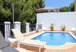 Pool - Villa '8 Pers In Burriana Nerja' with Sea View, Wi-Fi and Air Conditioning (Nerja)