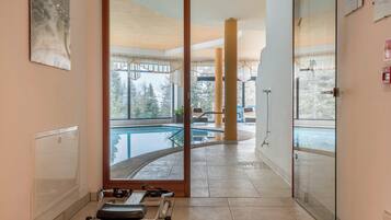 Innenpool, beheizter Pool