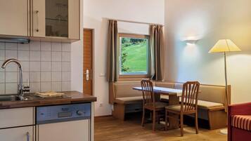 KĂŒhlschrank, Ofen, Herdplatte, GeschirrspĂŒler