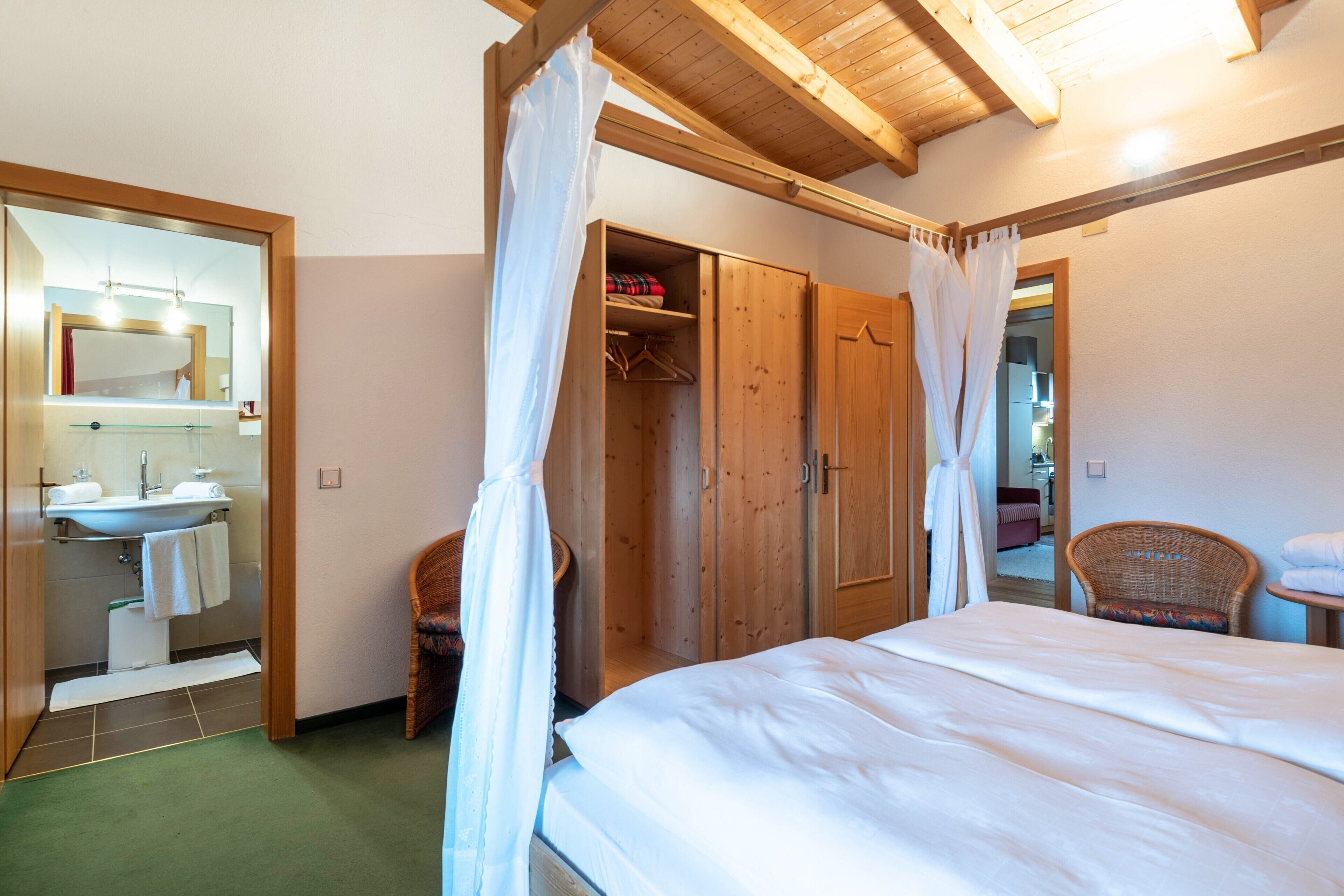 1 室のベッドルーム、WiFi (無料)、ベッドシーツ