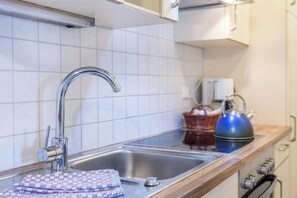 Kühlschrank, Ofen, Herdplatte, Geschirrspüler