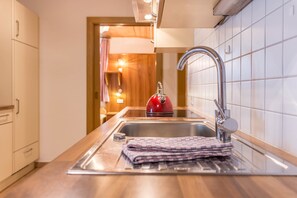 Geladeira, fogão, cooktop, lava-louças