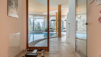 Innenpool, beheizter Pool