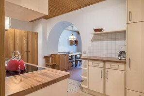 Frigorífic, forn, placa de cuina i rentaplats 