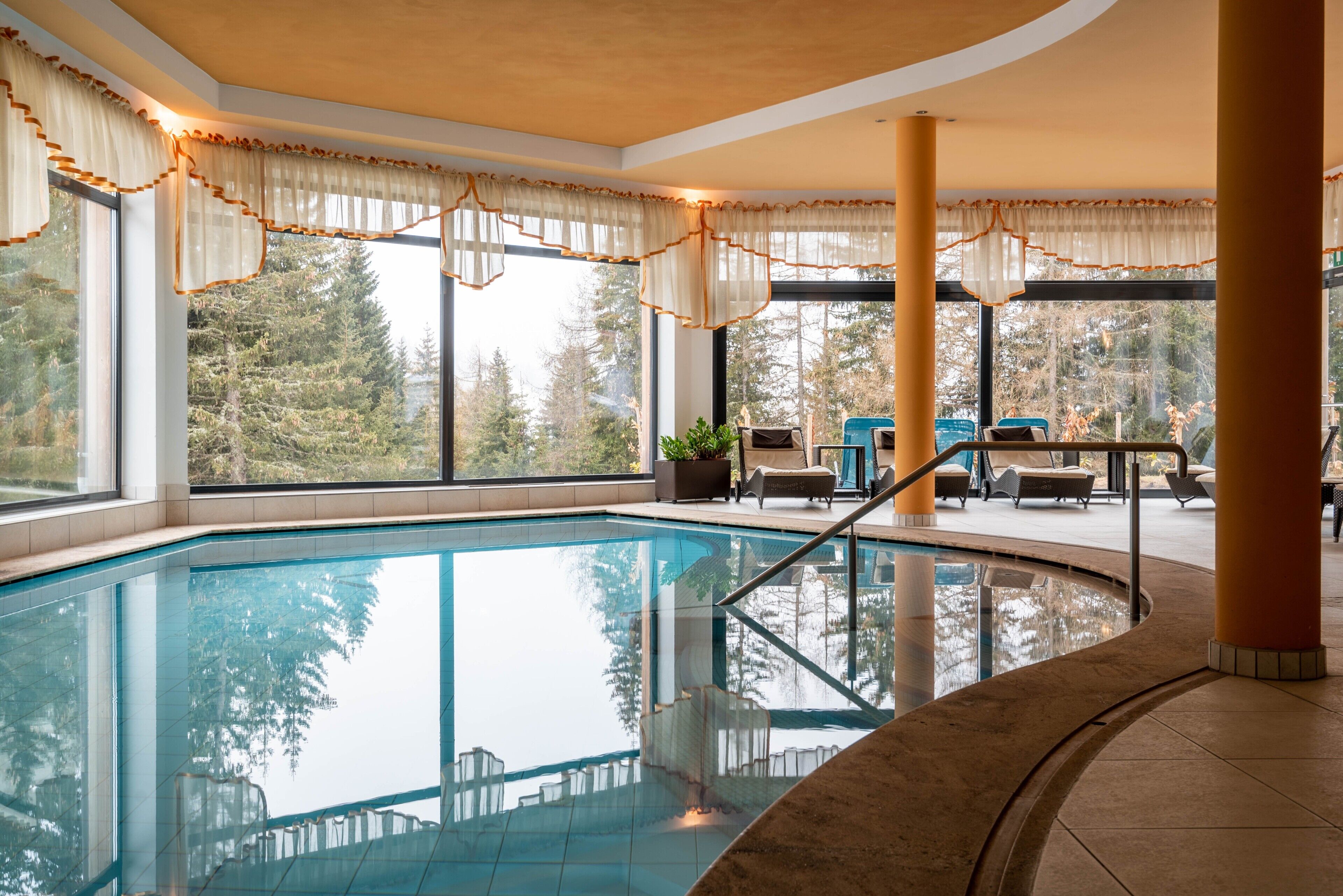 Indendørs pool, opvarmet pool