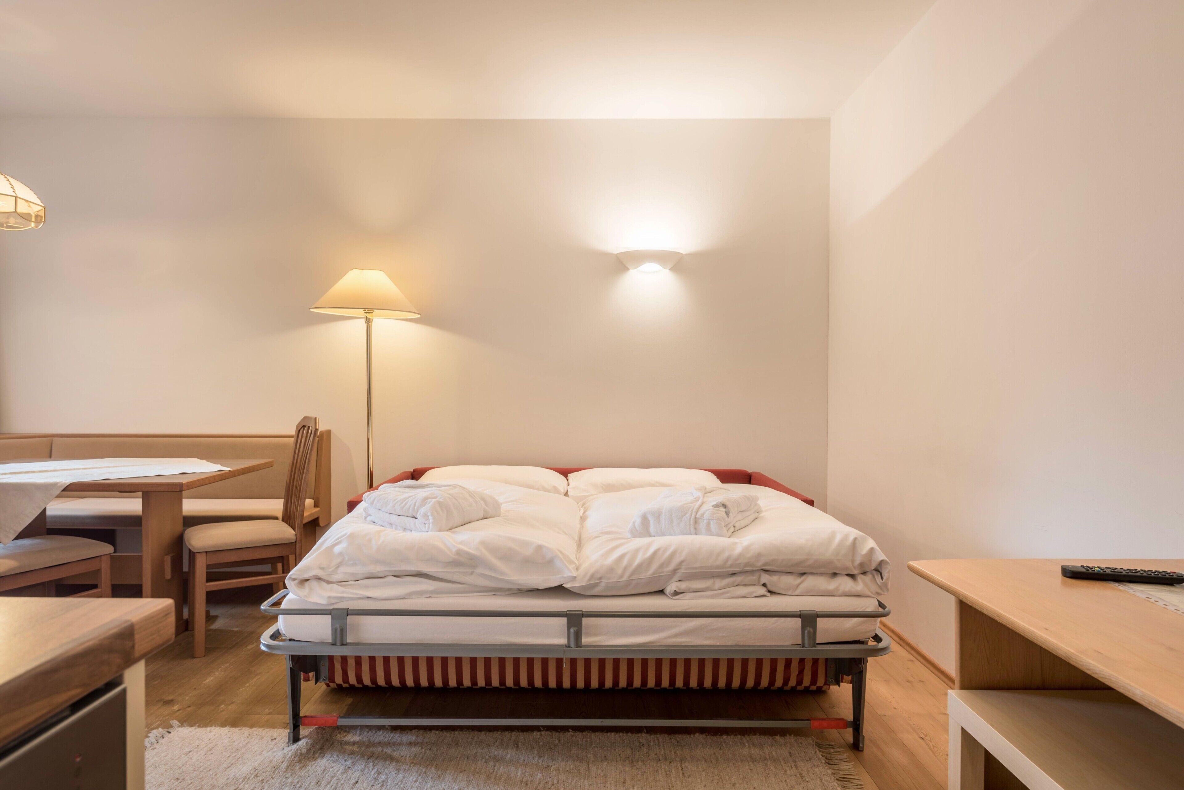 1 室のベッドルーム、WiFi (無料)、ベッドシーツ