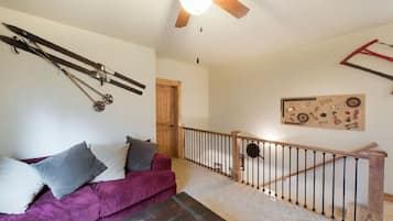 House, 3 Bedrooms | Ruang tamu