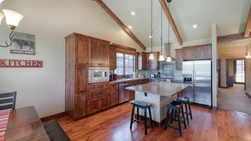 Townhome, 4 Bedrooms | Dapur peribadi