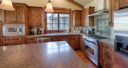 Greystone on Payette Lake by Casago Mccall - Donerightmanagement