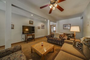 Casa, 4 habitaciones | Sala de estar