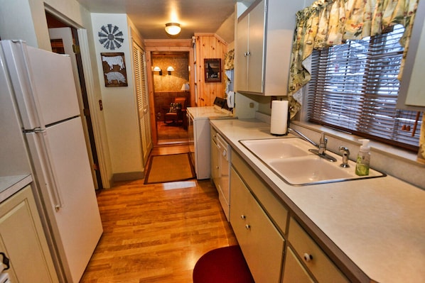 Nhà, 2 phòng ngủ | Bếp riêng | Dụng cụ nấu nướng/bát dĩa/dao nĩa