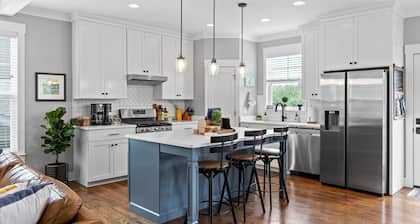 NorthShoreBlue-5mins to DT, Mtn Views, Entertainment Room, Sleeps 12