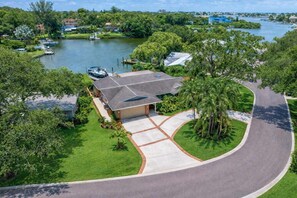 Exterior - Waterfront with Dock, Heated Pool, Kayaks, Games (Largo)