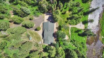 ุงูู
ูุดุฃุฉ ู
ู ุงูุฎุงุฑุฌ