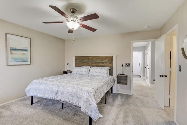 3 bedrooms, desk, iron/ironing board, travel cot
