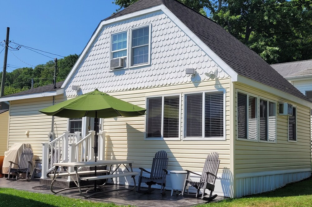 Owasco Lake Finger Lakes Getaway