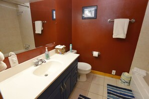 Casa, 6 habitaciones | Baño | Toallas