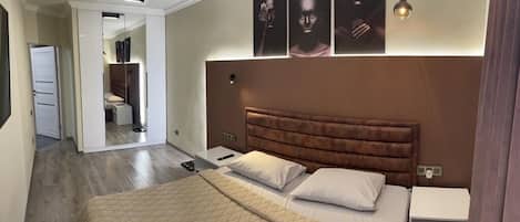 4 bedrooms, desk, iron/ironing board, free WiFi