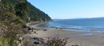 Fantastic Bellingham Bay View Condo just steps to Fairhaven Village & Boardwalk!