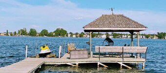 NK PARADISE - Lakefront, Hot Tub, Covered Dock!