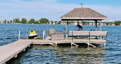 NK PARADISE - Lakefront, Hot Tub, Covered Dock!