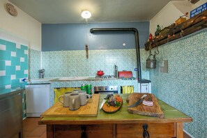 Private kitchen - Charming Villa I Tre Archi (Pisano)