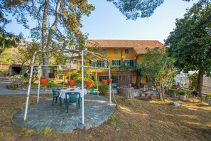Outdoor dining - Charming Villa I Tre Archi (Pisano)