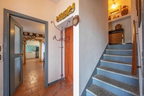 Standard Villa, Multiple Bedrooms, Mountainside (Charming Villa I Tre Archi) | Interior
