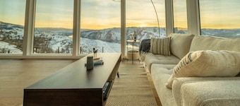 Earthlight Villas 6 - On top of the world