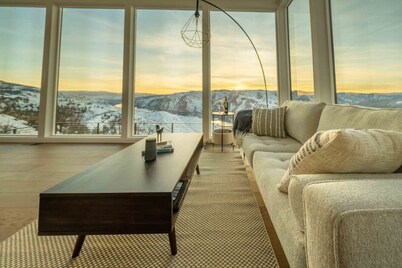 Earthlight Villas 6 - On top of the world