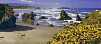 Cozy Boathouse On The Lake W/ Spacious Dock. Boat access only