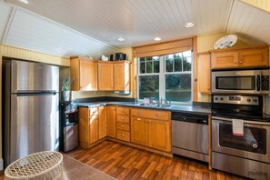 Kühlschrank, Mikrowelle, Geschirrspüler