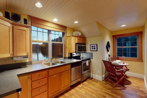 Kühlschrank, Mikrowelle, Geschirrspüler