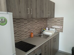 Kühlschrank, Ofen, Wasserkocher, Toaster