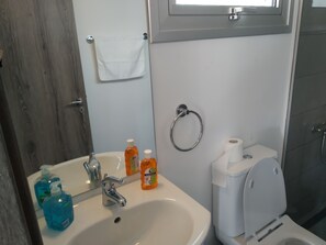 Dusche, Handtücher, Seife, Toilettenpapier