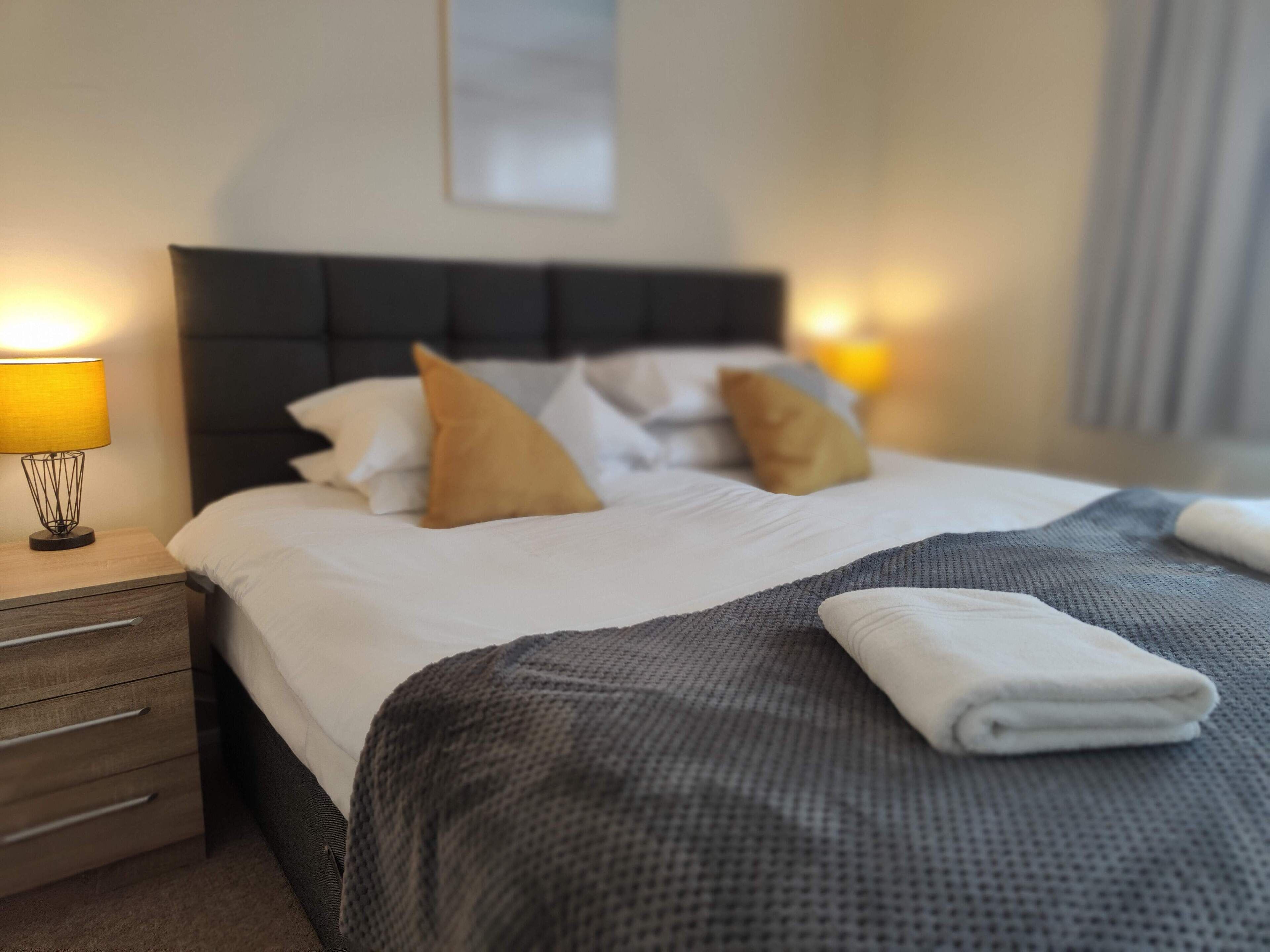 4 bedrooms, iron/ironing board, free WiFi