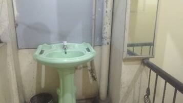 Single Room | Bathroom