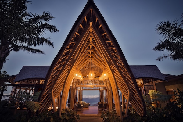 Fachada de la propiedad