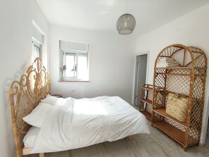 1 quarto, Wi-Fi de cortesia, roupa de cama