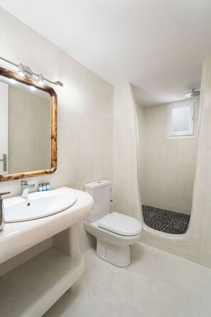 Kelengkapan dandanan diri percuma, pengering rambut, tuala disediakan 