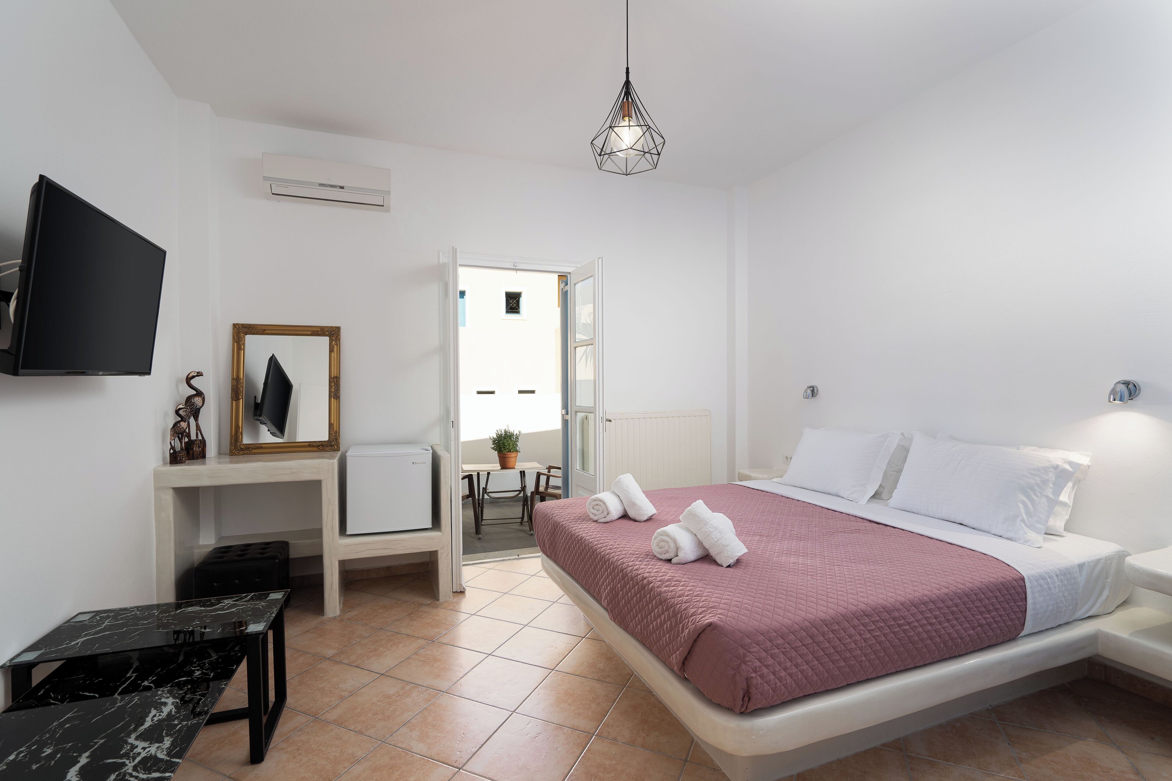 Comfort Villa, 2 Bedrooms | Iron/ironing board, free WiFi, bed sheets
