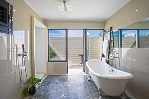 Shower, hair dryer, towels