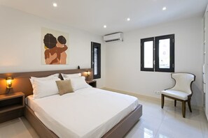 6 habitaciones, tabla de planchar con plancha, wifi y ropa de cama 