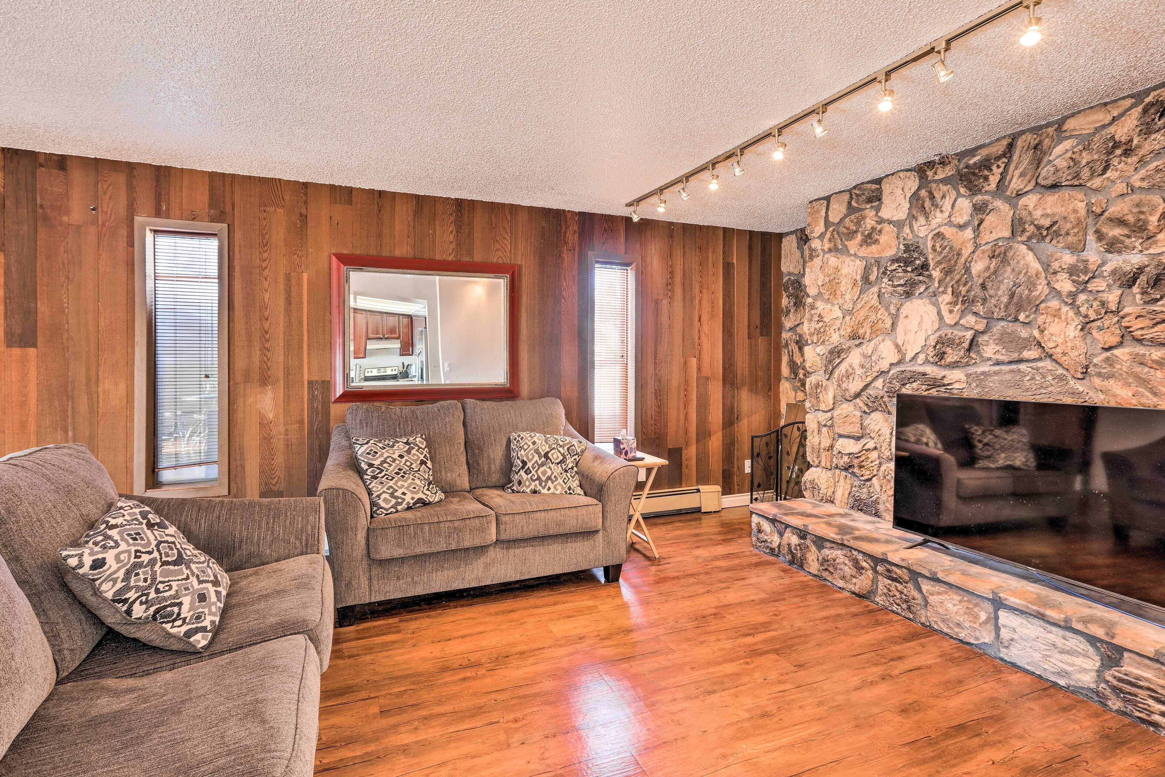 Cozy Fairbanks Condo < 3 Mi to Golden Heart!