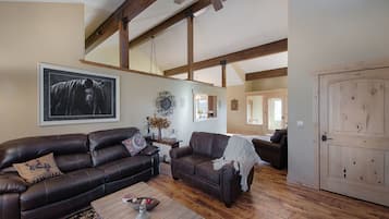 House, Multiple Beds | Living room