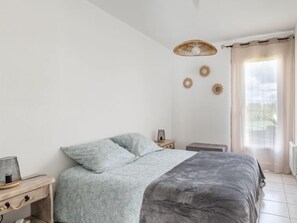 3 chambres, bureau, accès Internet