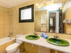 Towels - Pals Haus Rome AIRCO by Interhome (Pals)