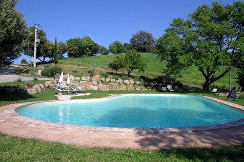 Tuscan Scenic View Stay